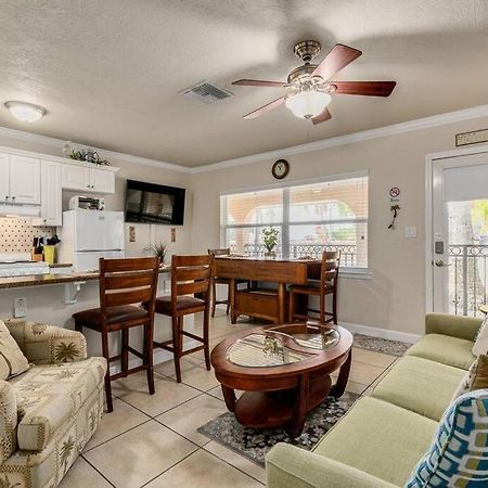 Walk To The Beach And Restaurants! - Coconut Villa'S Suite 2 St. Pete Beach Extérieur photo