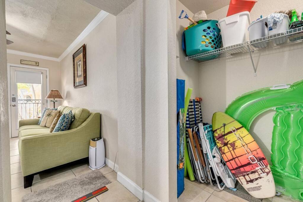 Walk To The Beach And Restaurants! - Coconut Villa'S Suite 2 St. Pete Beach Extérieur photo