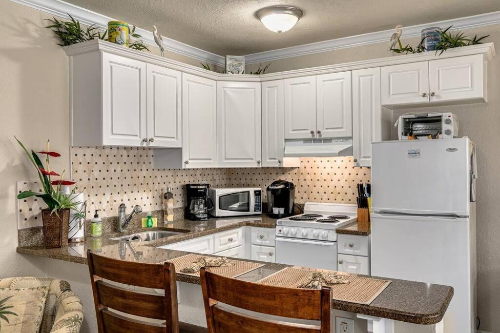 Walk To The Beach And Restaurants! - Coconut Villa'S Suite 2 St. Pete Beach Extérieur photo